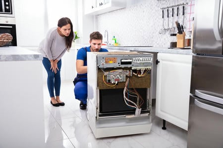 Streamlined Appliance Removal: Clearing the Way for What’s Next Thumbnail